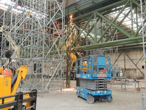 Welding of truss to existing steel structure